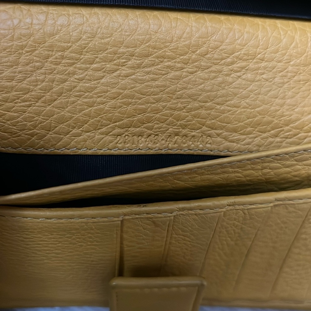 💯% authentic Gucci long wallet - Picture 14 of 14